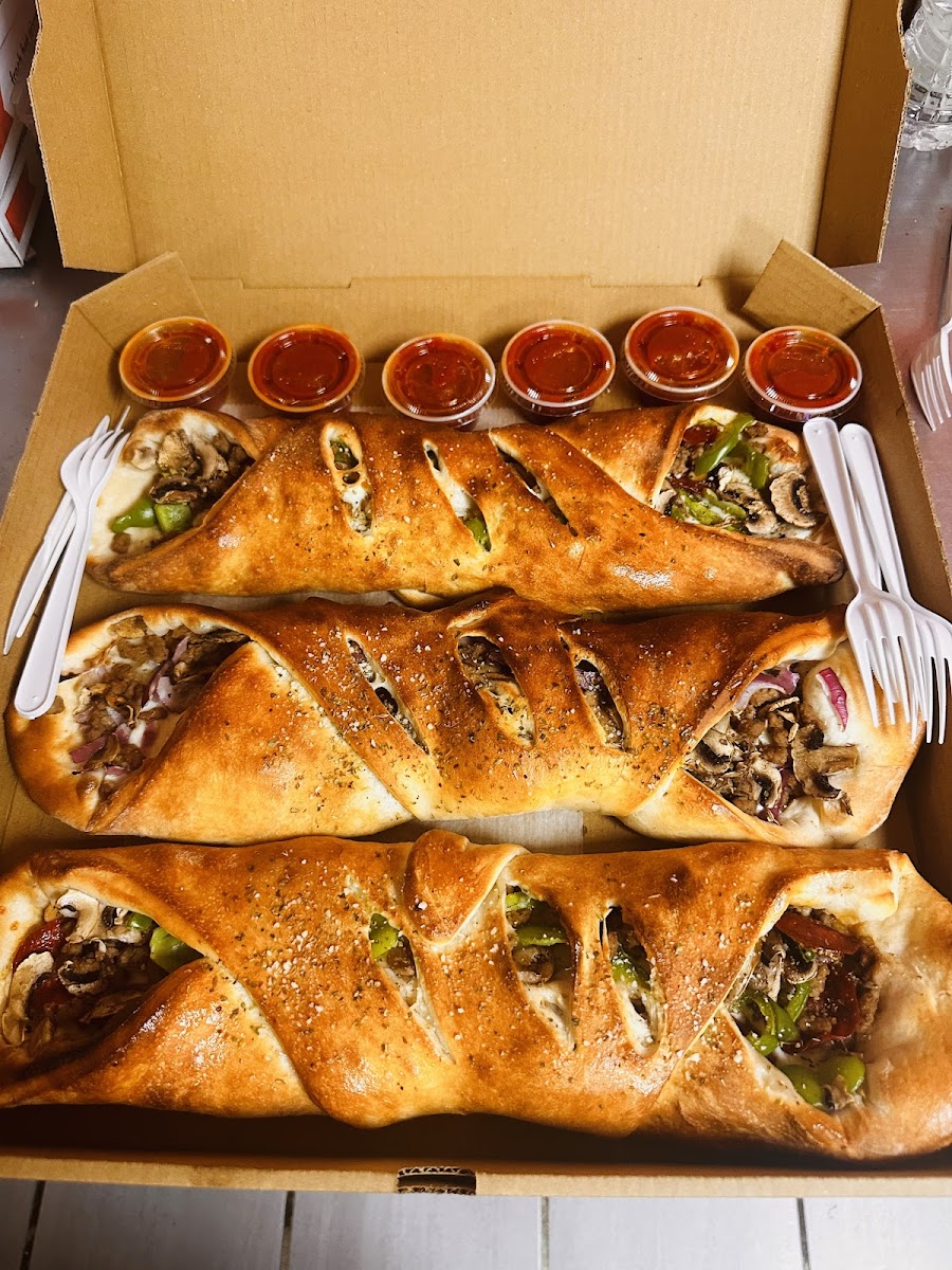 Cusatos Pizzeria And Deli Of Ballston Spa-3