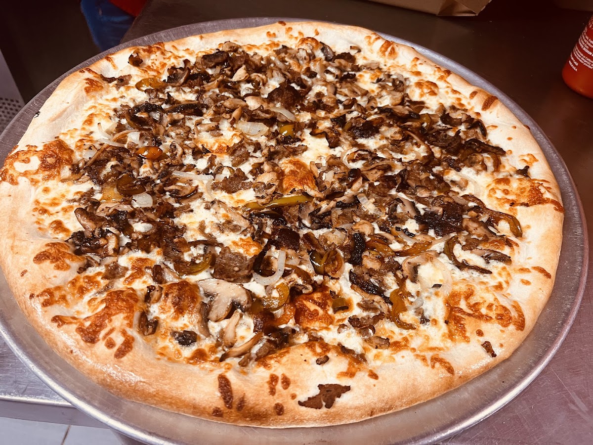 Cusatos Pizzeria And Deli Of Ballston Spa-4